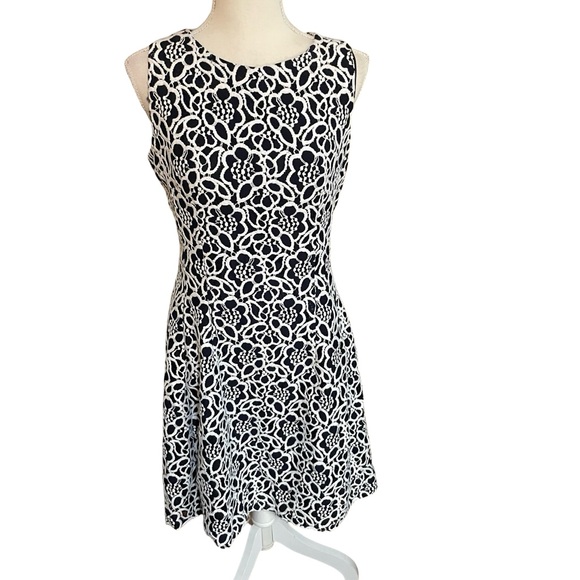 Eva Mendes New York & Co Dress Navy Blue White lace Sleeveless 6 lined spandex - Picture 4 of 16